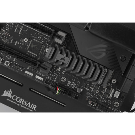 Corsair MP600 PRO XT 2 To M.2 PCI Express 4.0 NVMe 3D TLC NAND