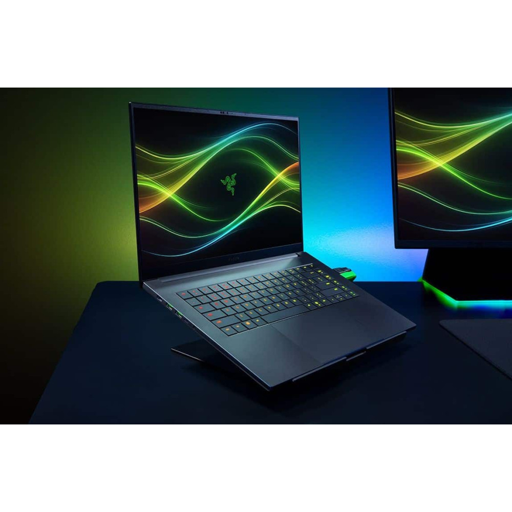 Razer Blade 16 (2026) - 16p OLED 2.5K - Intel Core Ultra 9 - 32Go - 2To - NVIDIA RTX 5090 - Windows 11 - Noir