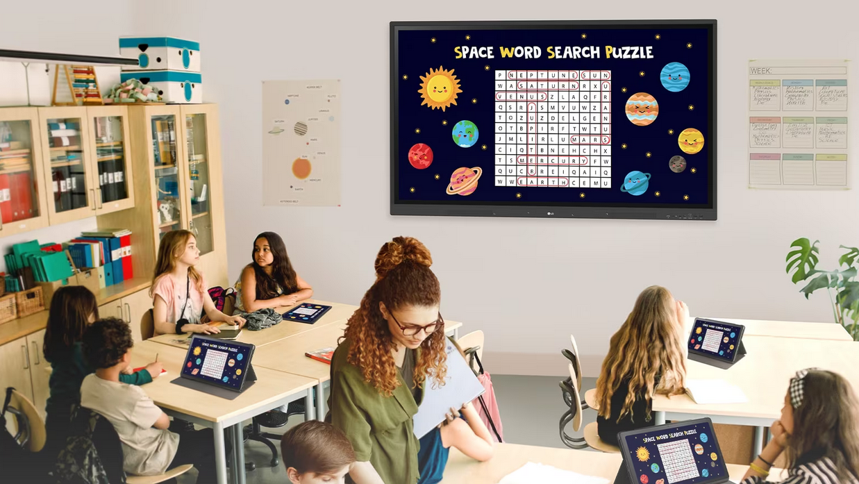 salle de classe avec un écran Numérique Interactif